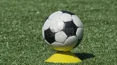 沃特曼巴拿马终场绝杀，赛后赠球衣给亨利并激情解说台庆功